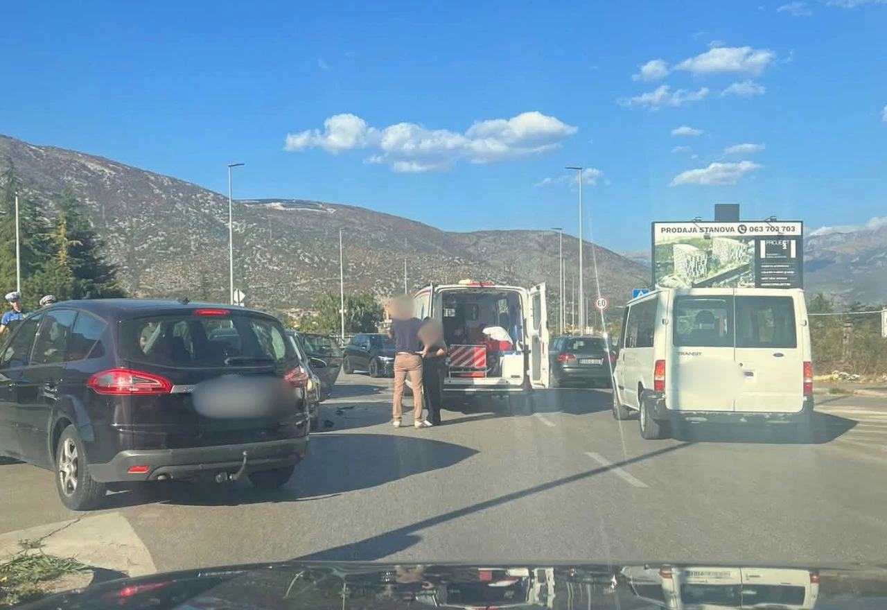 Mostar: Pet osoba ozlijeđeno u sudaru na Novom mostu