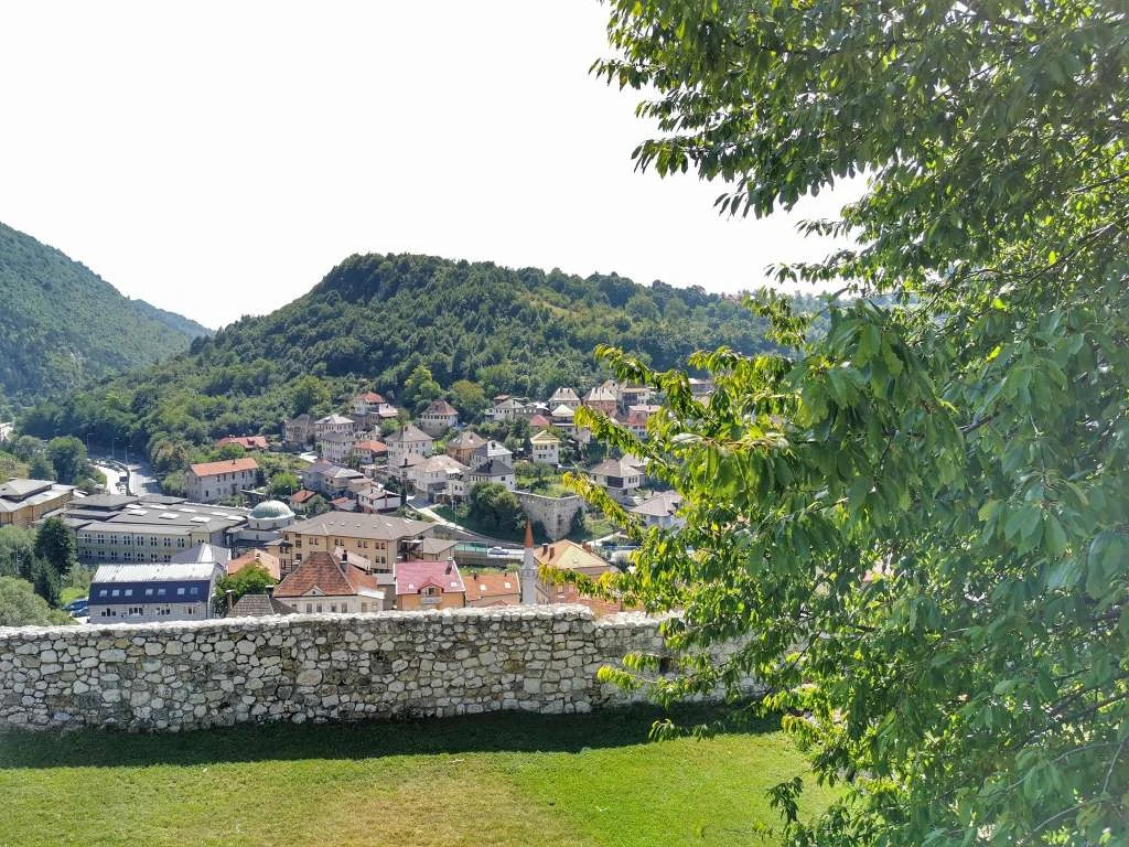 VIDEO | Travnički "korak ispod": Dodjeljuju nagradu po imenu presuđenog ratnog zločinca