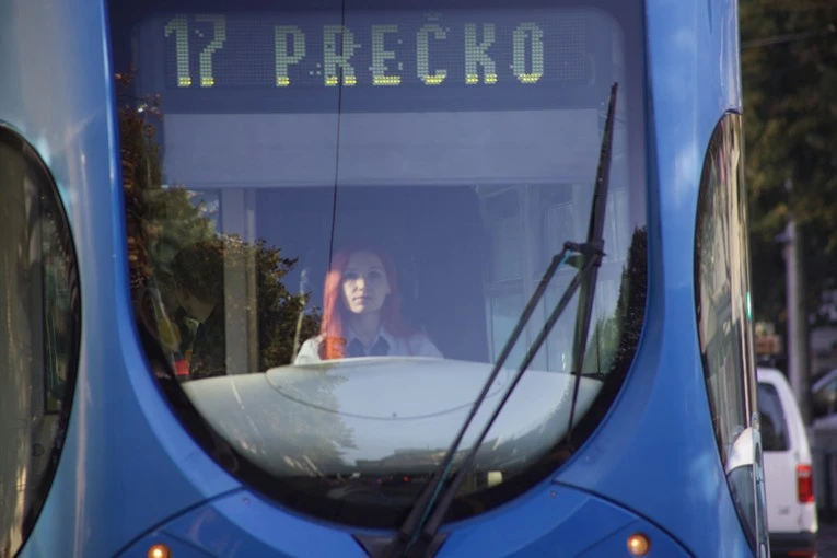 Štrajk u Zagrebu se nastavlja, voze samo dva autobusa