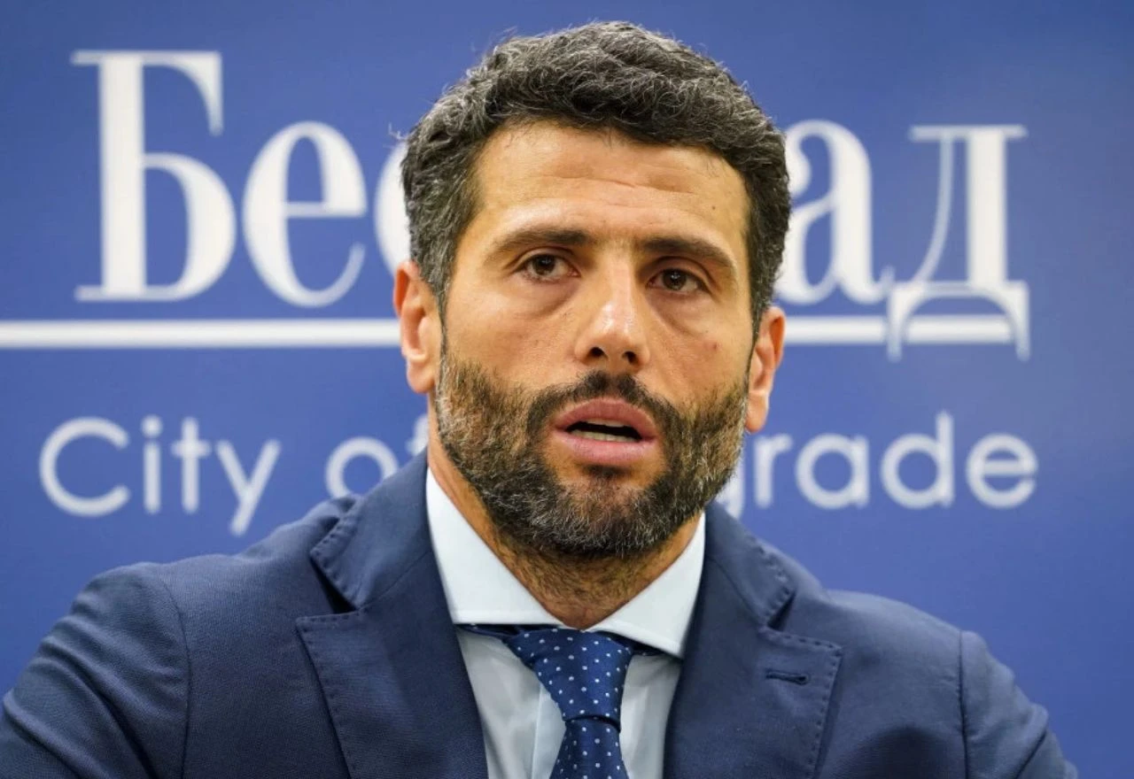 Gradonačelnik Beograda ženi razbio nos pa se ispričao Vučiću?!