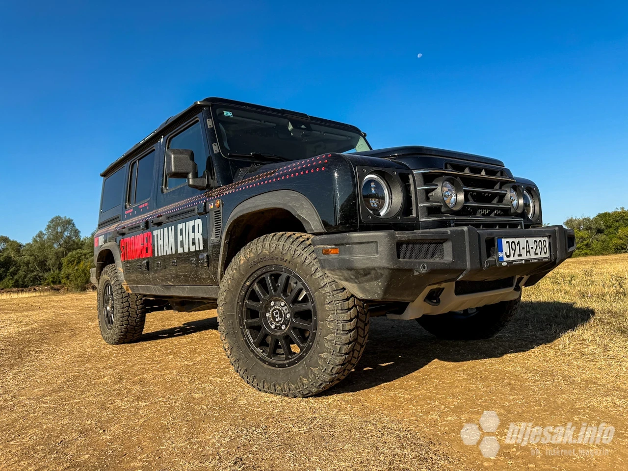 INEOS Grenadier Station Wagon Fieldmaster 3.0D 4x4 donosi BMW-ov 3,0-litreni dizel, stalni 4x4 pogon i ozbiljne terenske mogućnosti