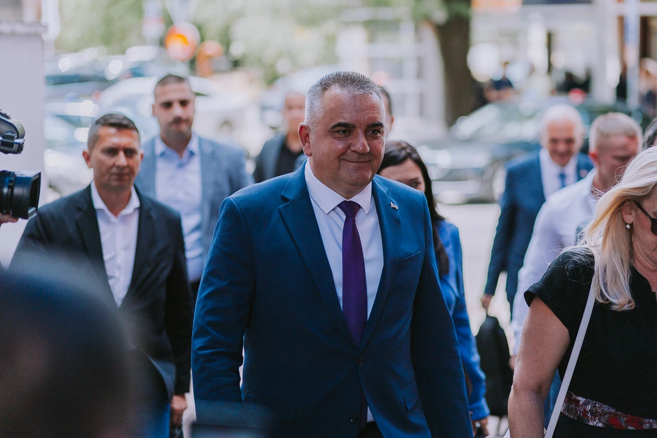 Premijer RS-a iz Moskve slavi poludjelog majora JNA koji je umalo uništio Bjelovar