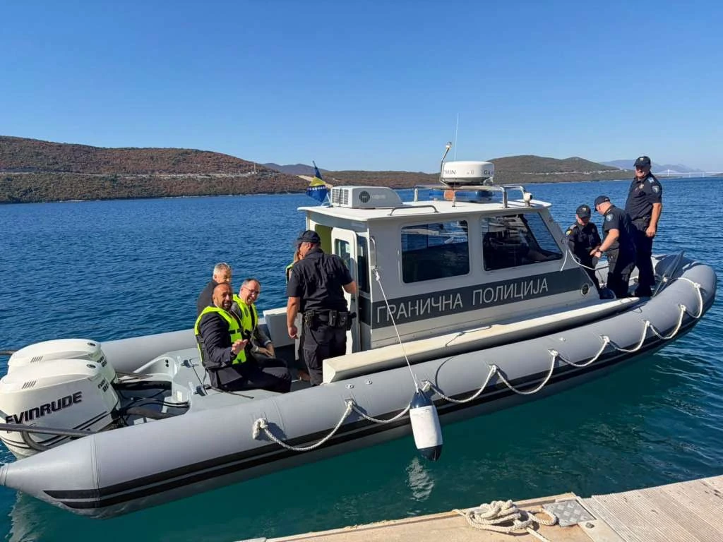 Granična policija BiH dobila obnovljeno patrolno plovilo od SAD-a za nadzor granice u Neumu