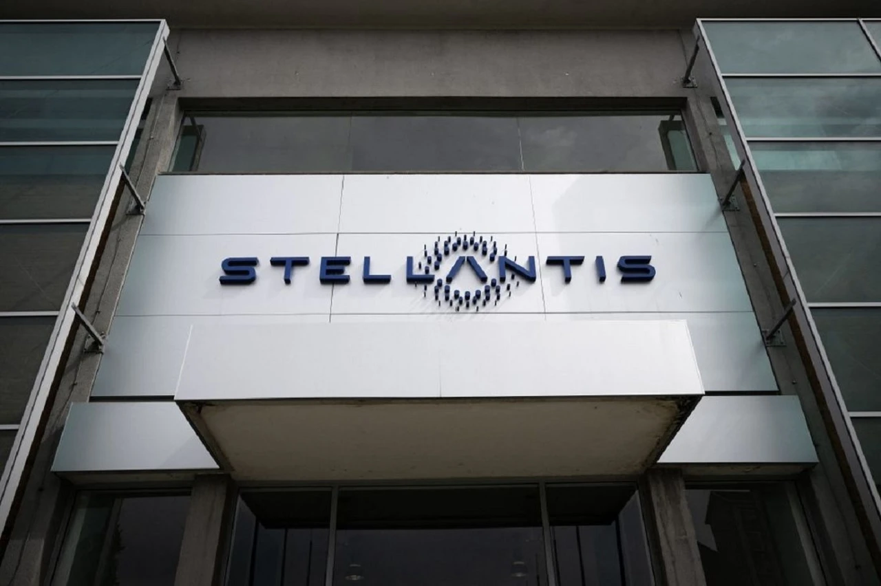 Stellantis obustavlja proizvodnju zbog nedostatka baterija