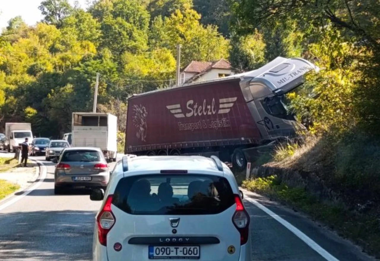 Prometna nesreća na M-17 kod Jablanice, promet usporen