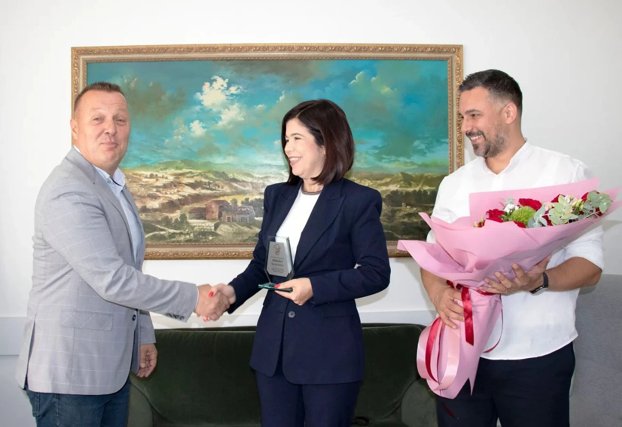 Mariji Buhač uručena Zahvalnica za potporu Ligi mjesnih zajednica Mostara