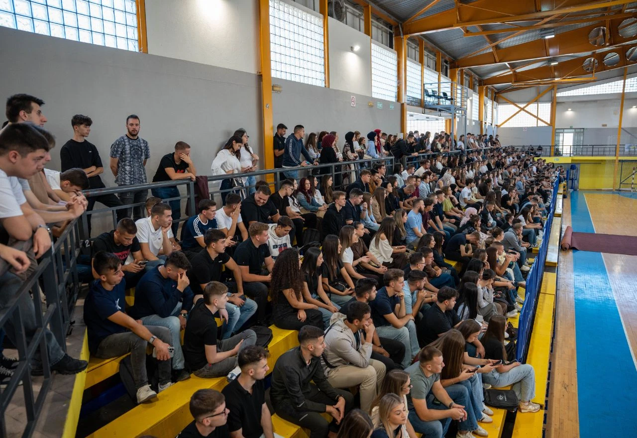 Održan tradicionalni Brucoški sat na Univerzitetu ''Džemal Bijedić''