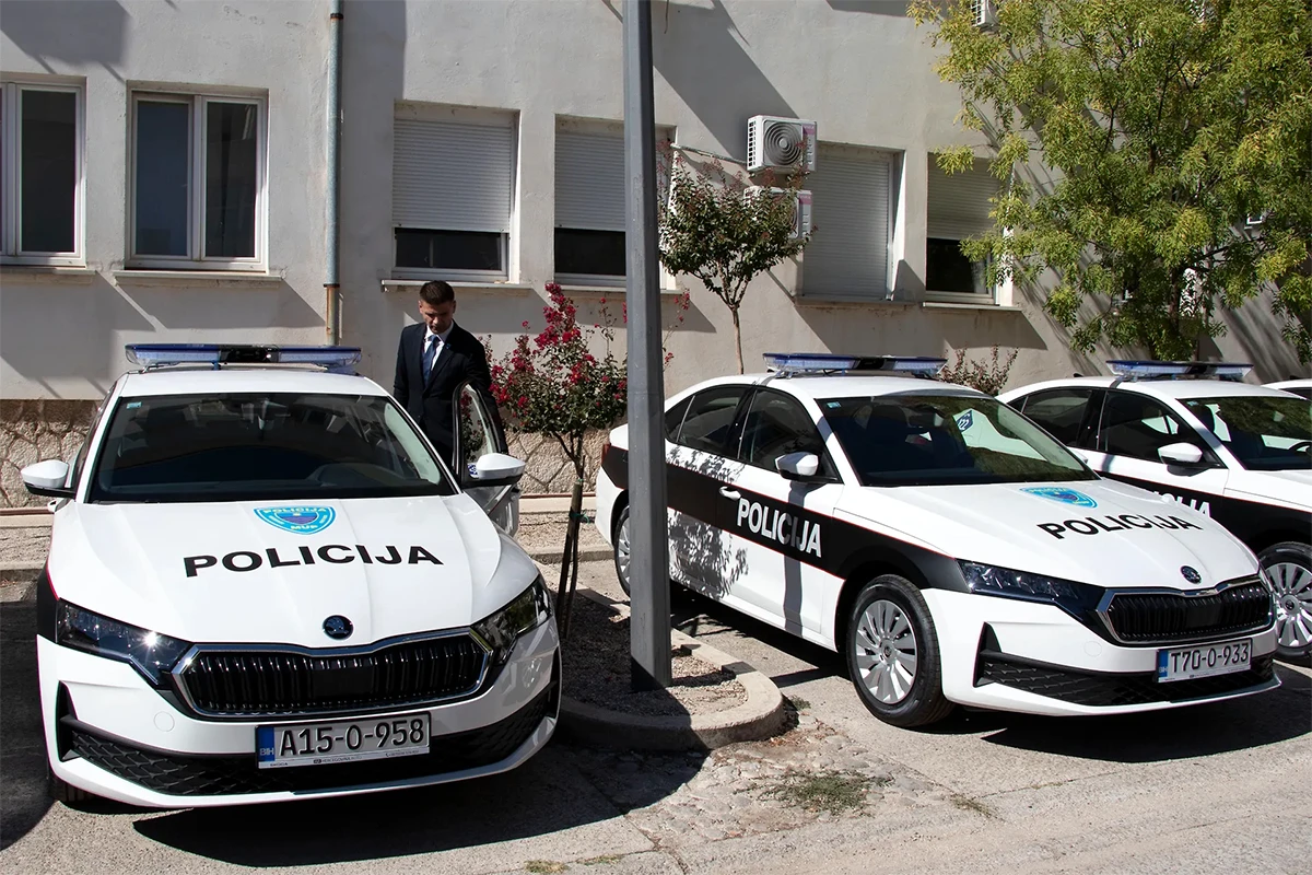 MUP-u HNŽ-a isporučeno 25 novih policijskih vozila za potrebe svih policijskih uprava