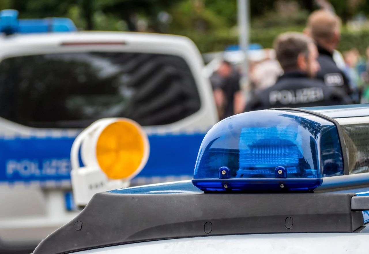 Policija zaplijenila 33.000 CD-ova, ploča i kaseta nacističke glazbe