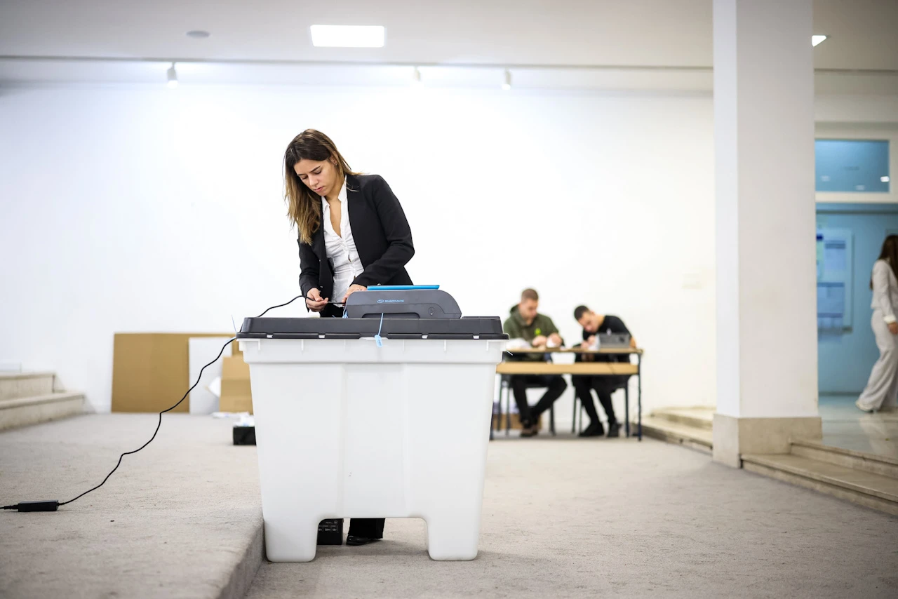 UŽIVO | Otvorena birališta, sve informacije pratimo ovdje