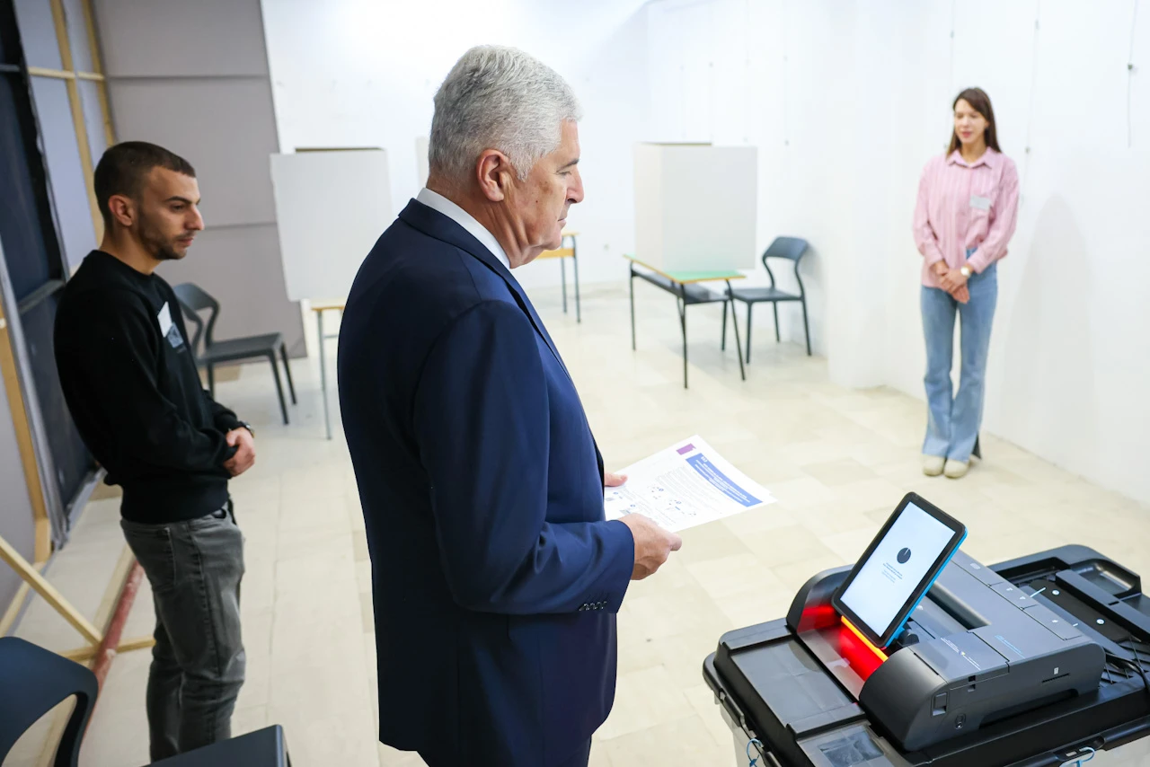 Dragan Čović glasovao u Mostaru