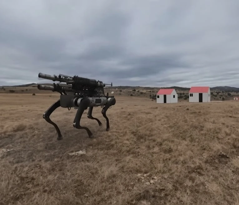 VIDEO | Robotski psi s raketama i puškama: Srbija pokazala novu vojnu tehnologiju