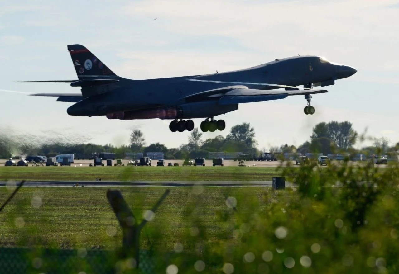 Alarm u Britaniji: SAD hitno povukao bombardere nakon prijetnje povezane s Iranom