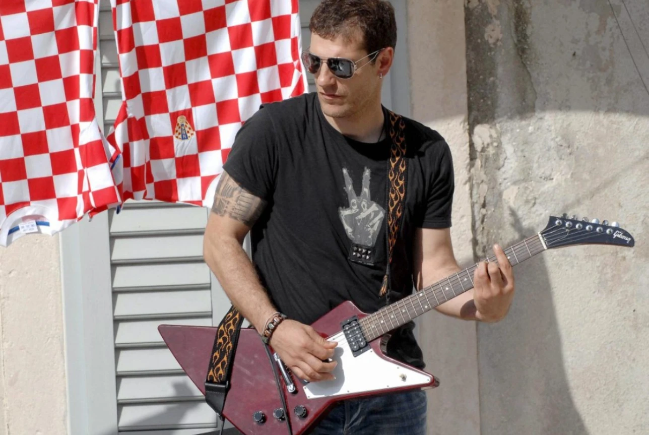 Slavene, vrijeme je za rock and roll!