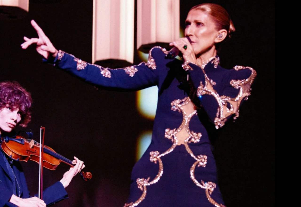VIDEO | Celine Dion pala tijekom koncerta u Parizu