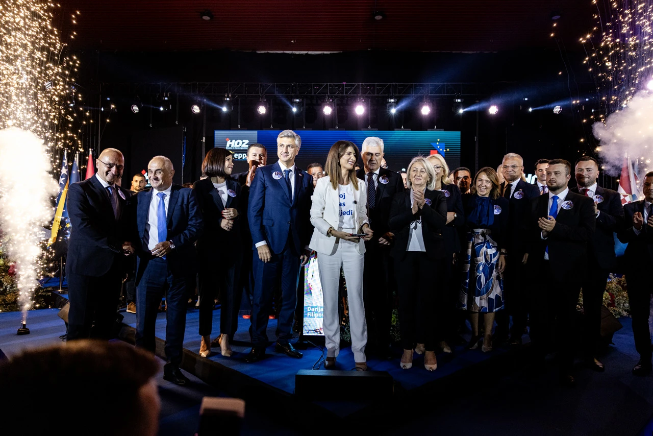 HDZ i Darijana Filipović kažnjeni zbog korištenja djece u kampanji