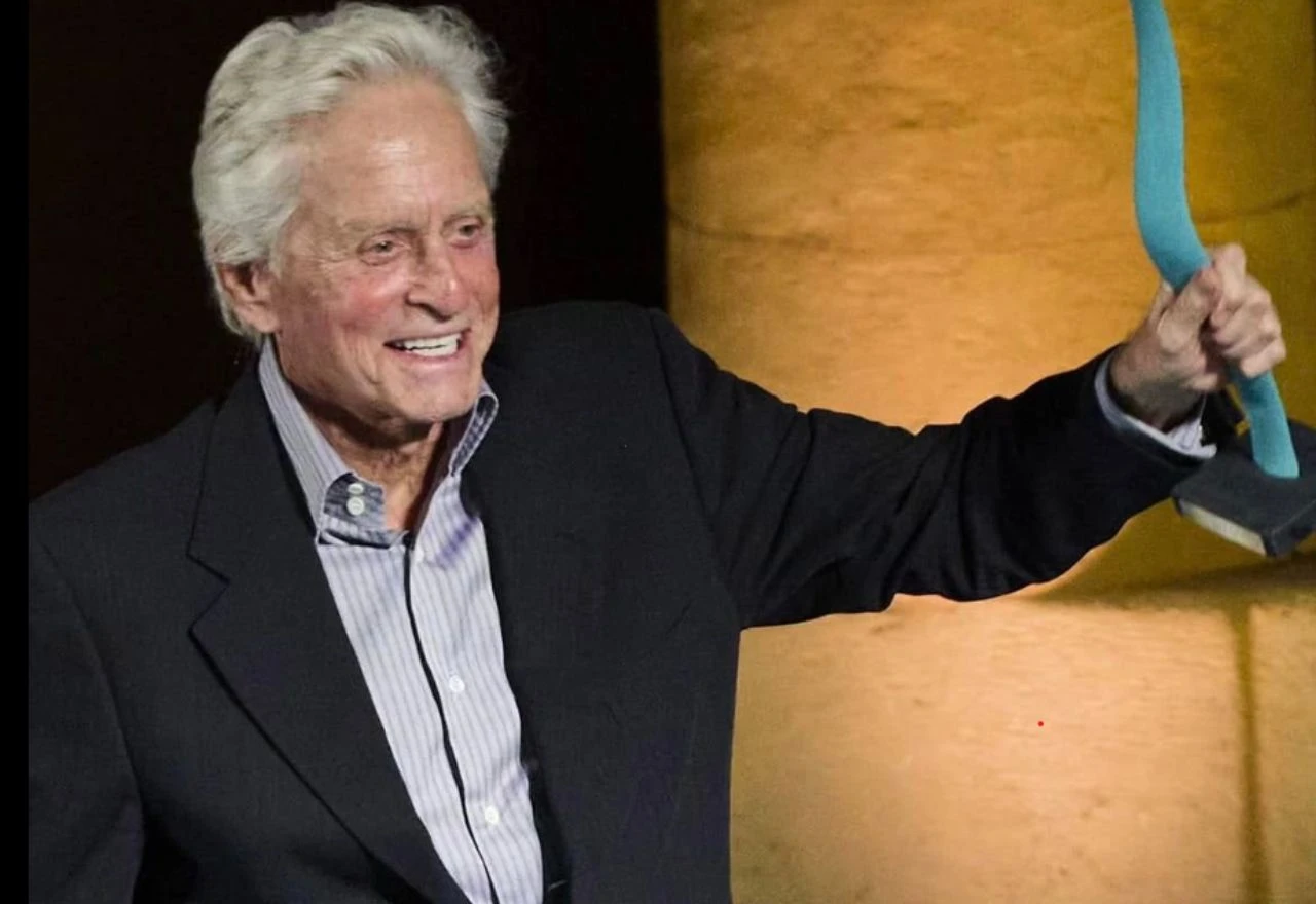 Michael Douglas pijan napao Juliju Roberts: "Makni ruke s mog sina"