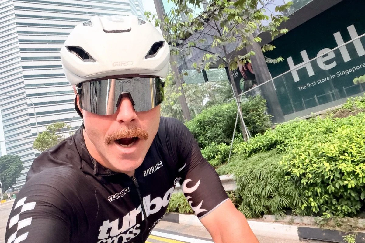 Bottas biciklom prevalio 420 kilometara do Singapura: susreo kobru i pitona