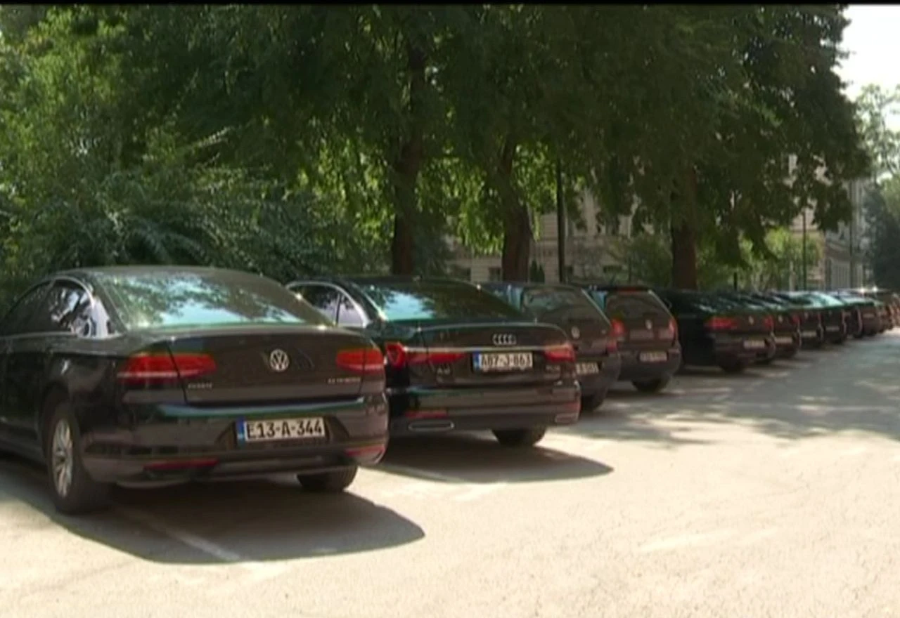BiH duguje milijarde, Parlament nabavlja vozila vrijedna 420.000 KM
