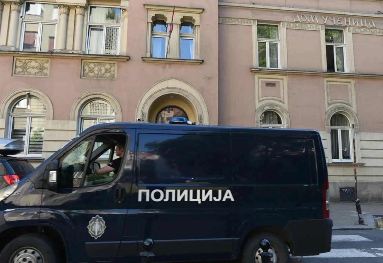 Škole diljem Srbije dobile dojave o bombama, nastava prekinuta