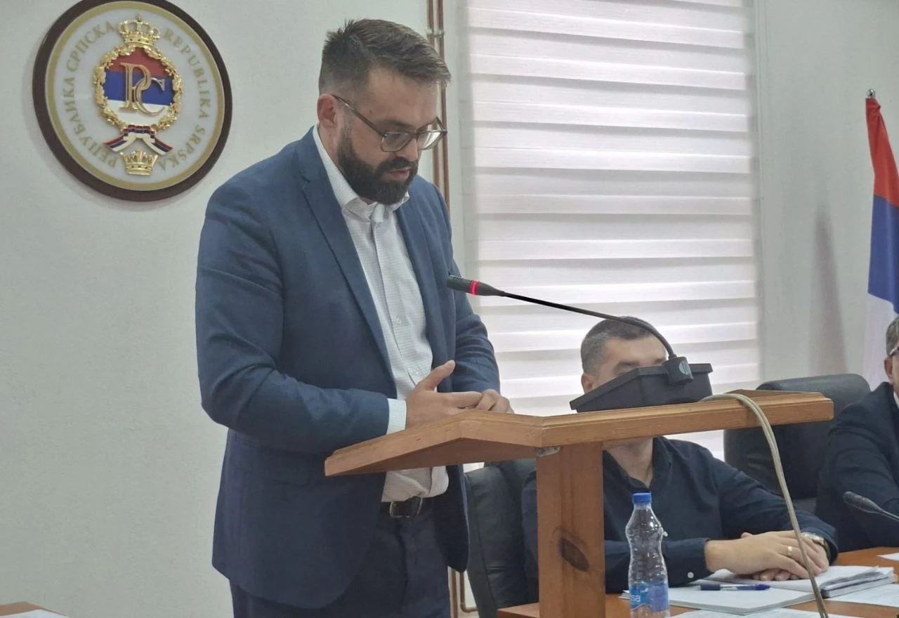 Načelnik odjela u Srebrenici smijenjen zbog objave o Mladiću, najavljuje tužbu