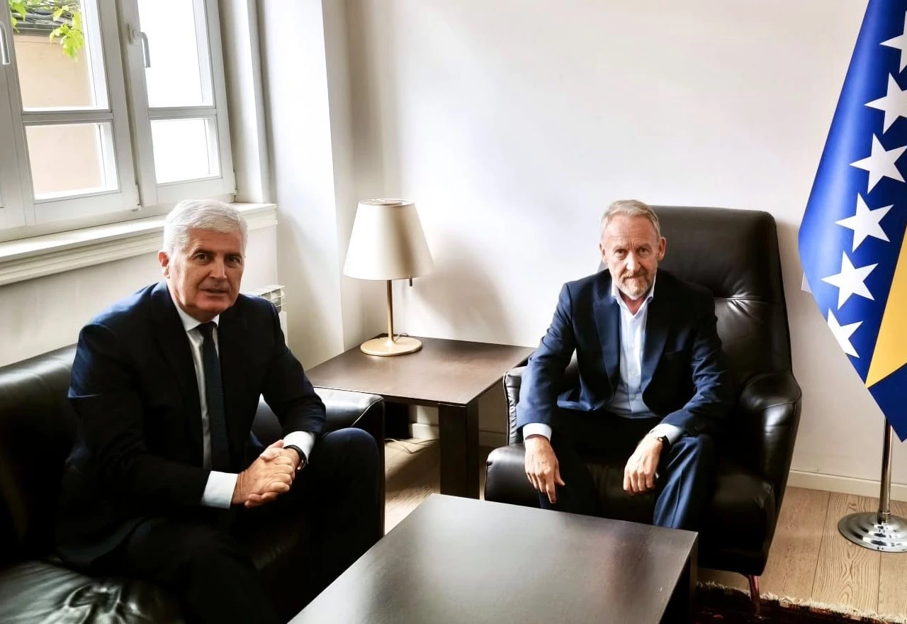 S kim će HDZ: Čović jučer s Nikšićem, danas s Izetbegovićem