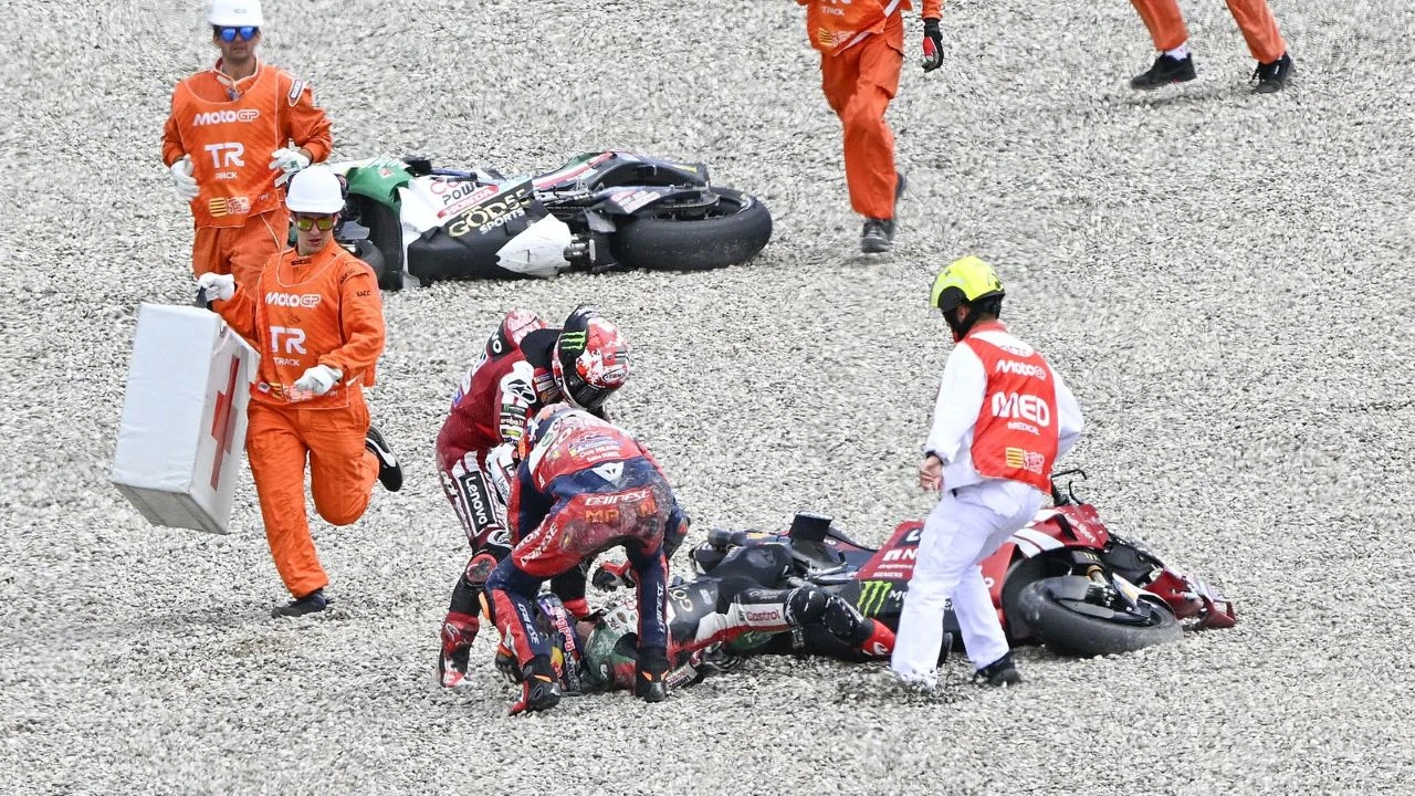 Žestok sudar na startu utrke Moto2 klase, u sudaru sudjelovala četvorica vozača