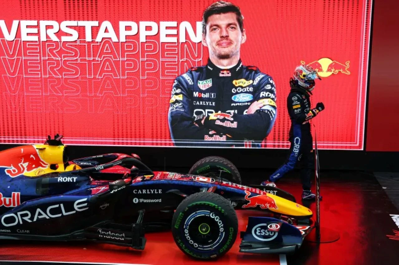 Verstappen slavio u Singapuru, Antonelli sve bliži naslovu prvaka