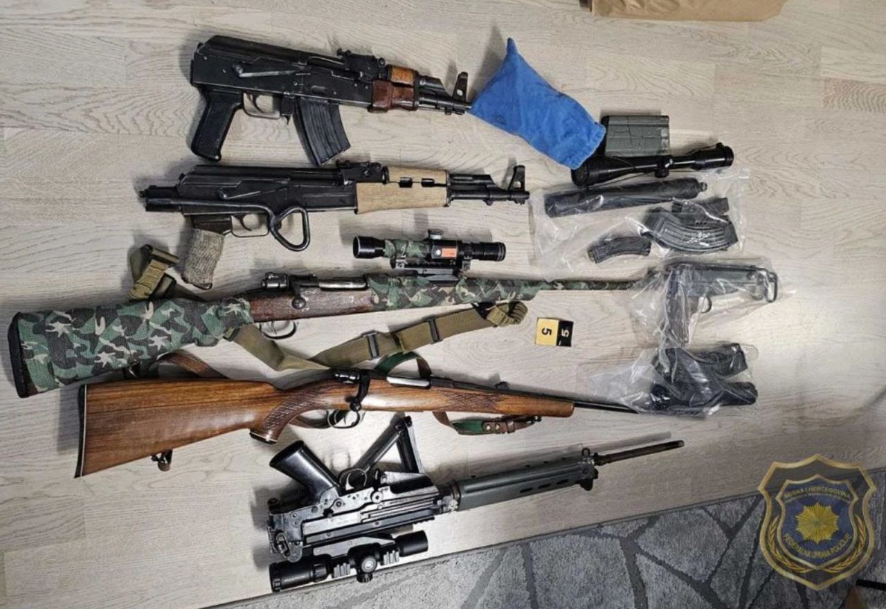 Akcija FUP-a: Pronađeno više od 10 kilograma droge i snajperske puške