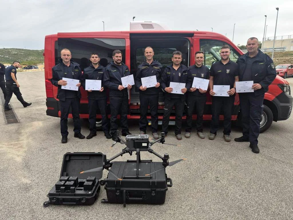 Posuški vatrogasci završili obuku za uporabu dronova i umjetne inteligencije