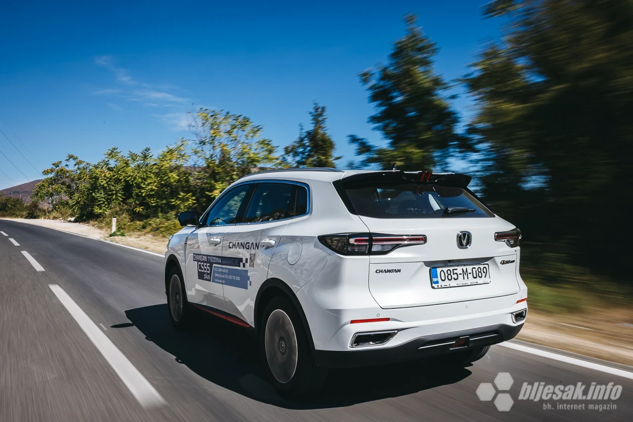 Changan CS55 Plus Tech 2WD, atraktivan kineski SUV modernog dizajna, bogate opreme i prostrane unutrašnjosti, s 1,5-litrenim turbomotorom od 180 KS