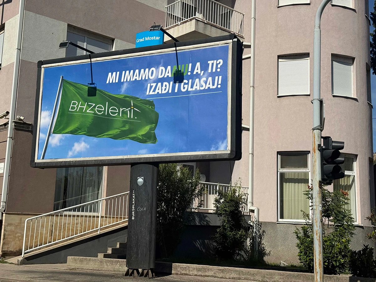 Schmidt se pobrinuo i za plakate: Strankama prijete kazne i do 30.000 KM