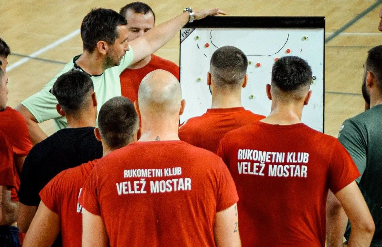 Povijesni trenutak, Rukometaši Veleža gostuju u Goraždu