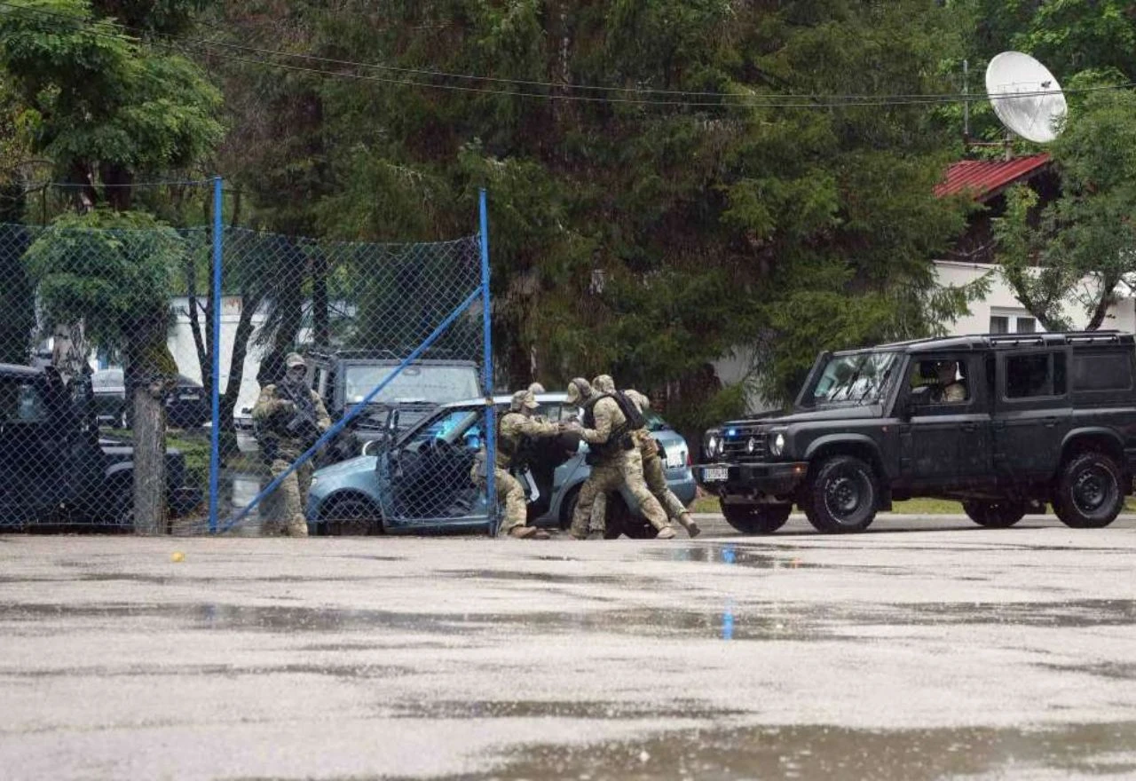 Srbija: Uhićeno sedam članova kriminalne skupine osumnjičenih za dva ubojstva