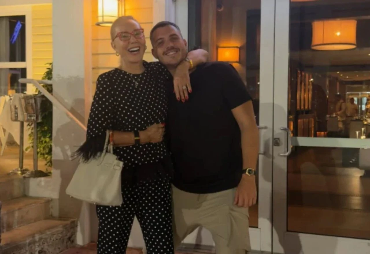 Sin Lepe Brene nakon 17 godina ponovio fotografiju s majkom: "Dobre stvari ne treba mijenjati"