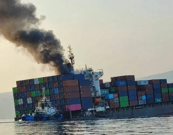 Dva teretna broda potonula u blizini Hormuškog tjesnaca nakon napada