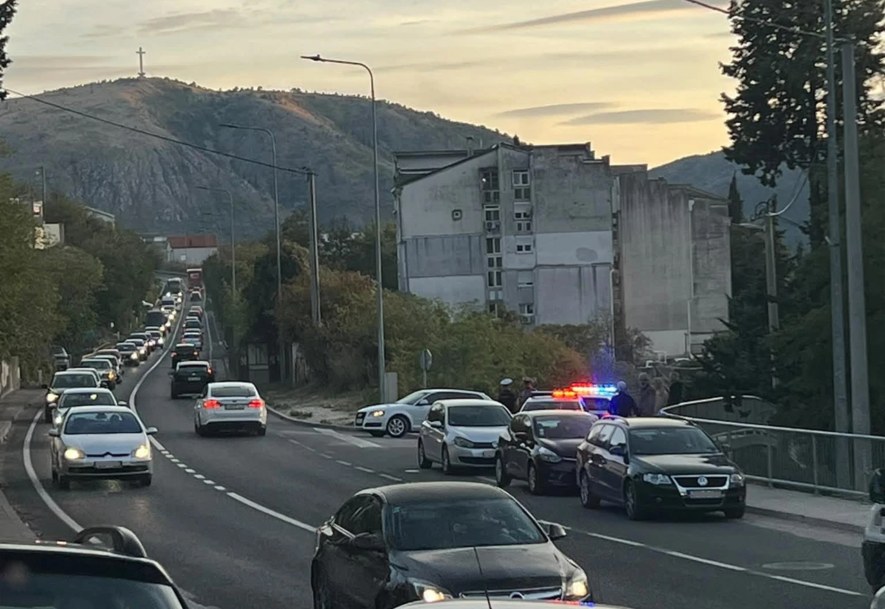 Zbog prometne nesreće u Zaliku otežan promet na M-17