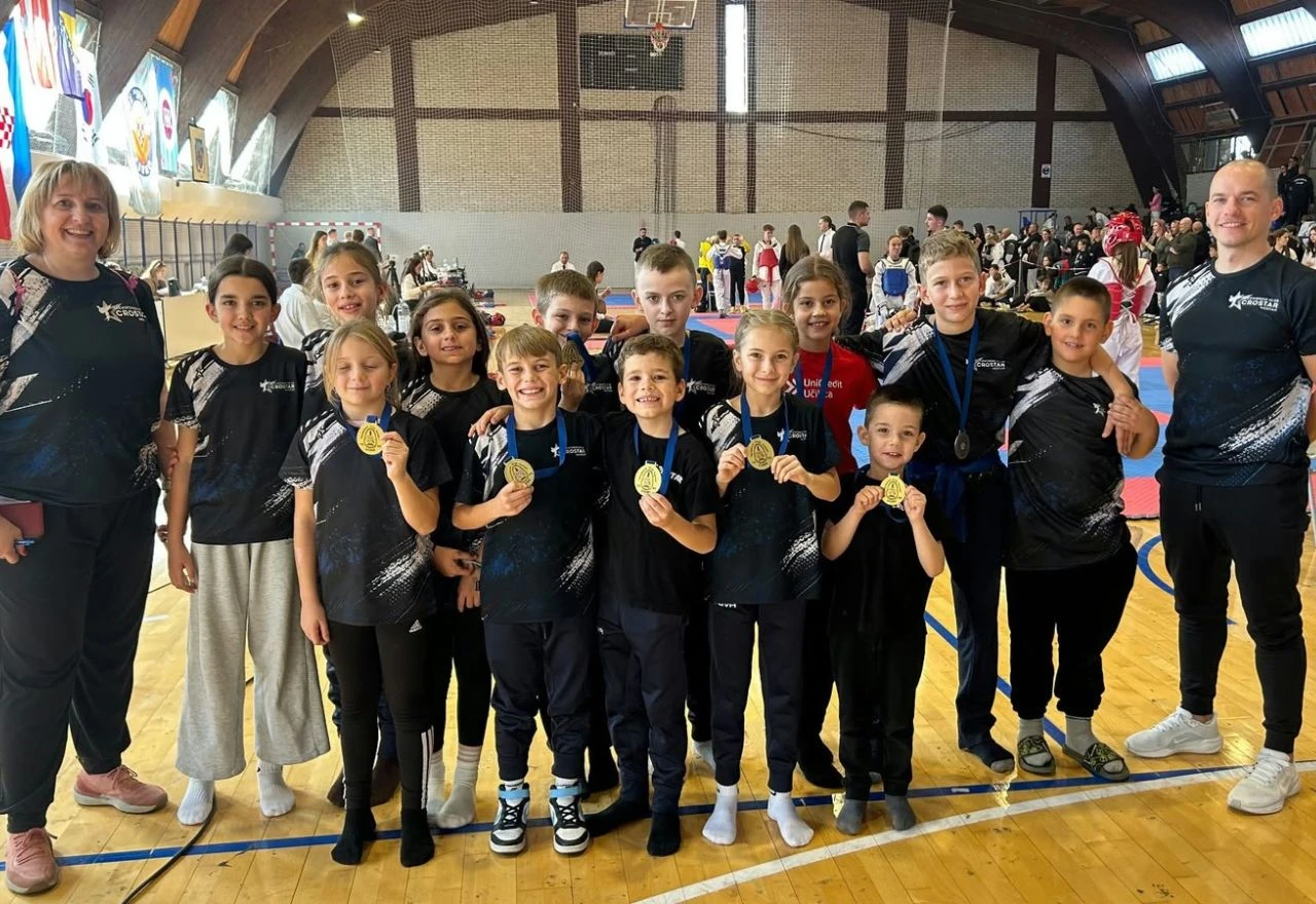 Mladi Mostarci briljirali u Livnu: Šest zlata i pehar za Cro Star