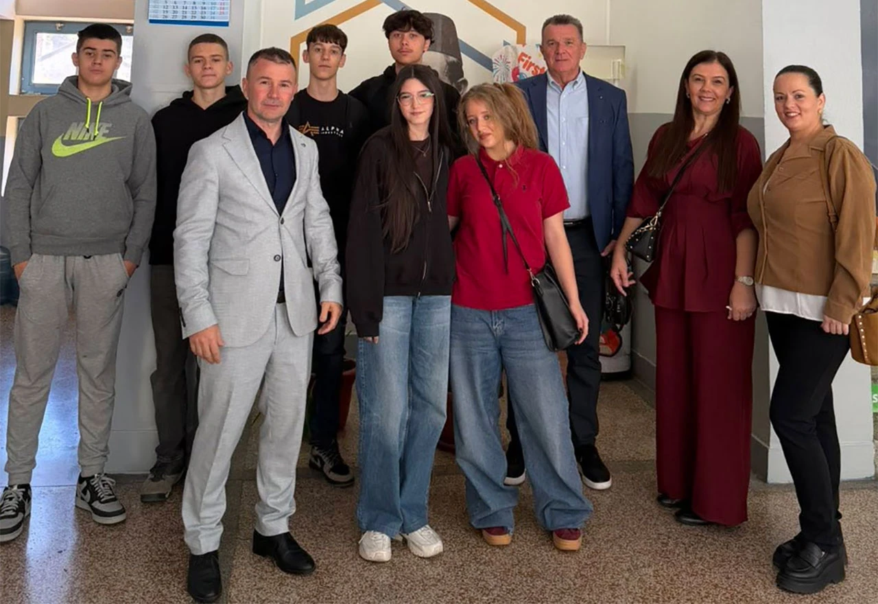 Učenici i profesorice Srednje medicinske škole Mostar promovirali zdravu prehranu