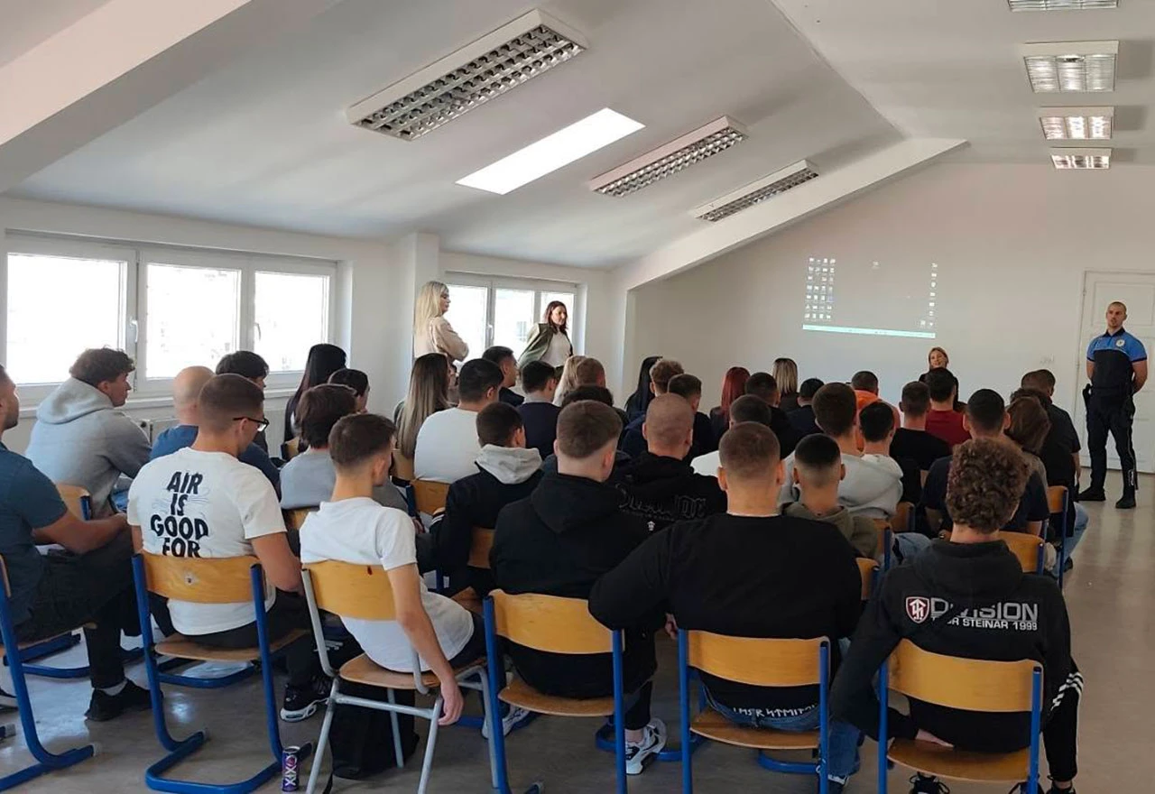 MUP HNK održao radionicu o vršnjačkom nasilju u mostarskoj školi