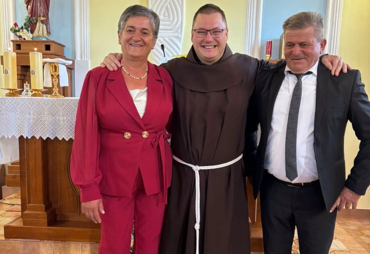 Milenko i Vesna Boras proslavili 40 godina braka: Podigli troje djece, a danas imaju desetero unučadi