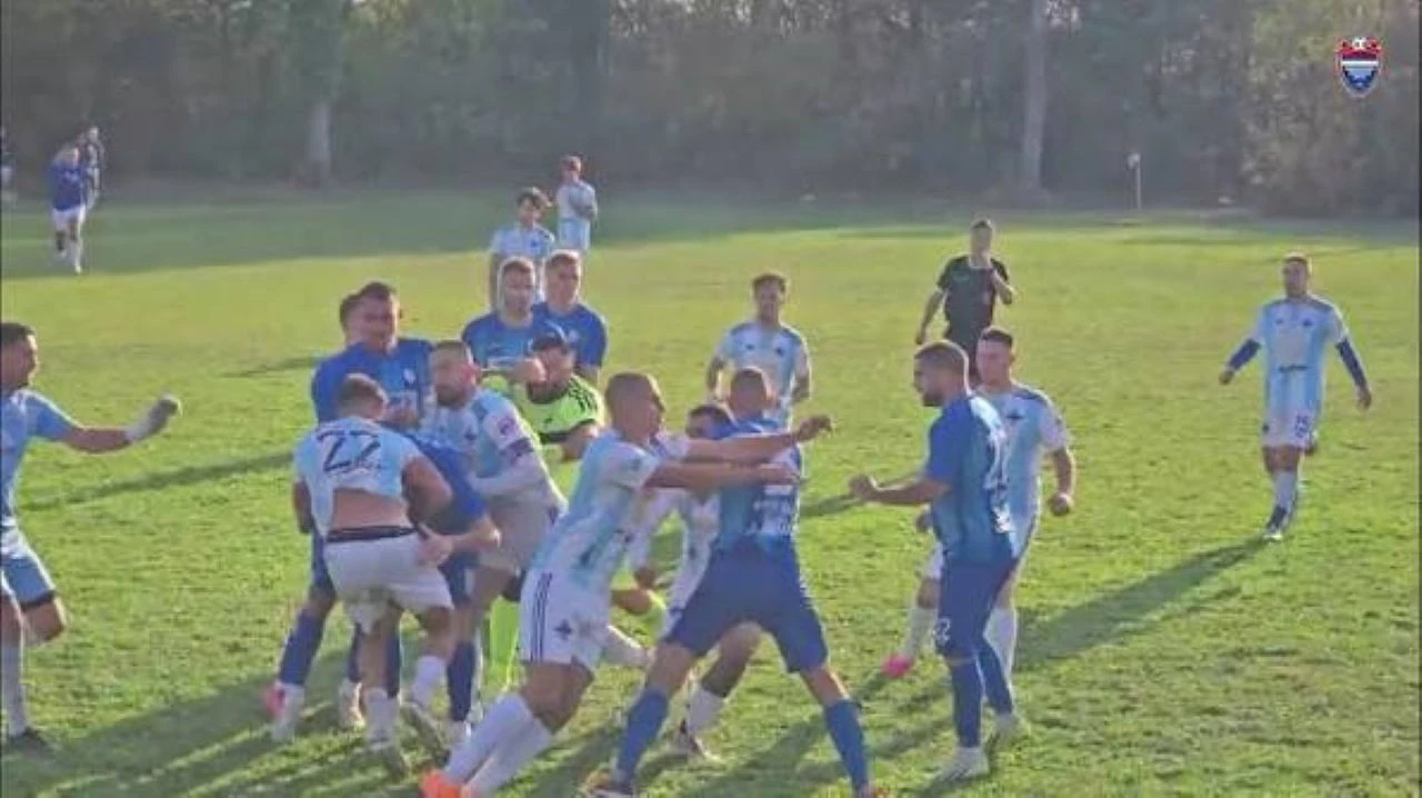 Kaos na nogometnom terenu: Utakmica prekinuta nakon masovne tučnjave