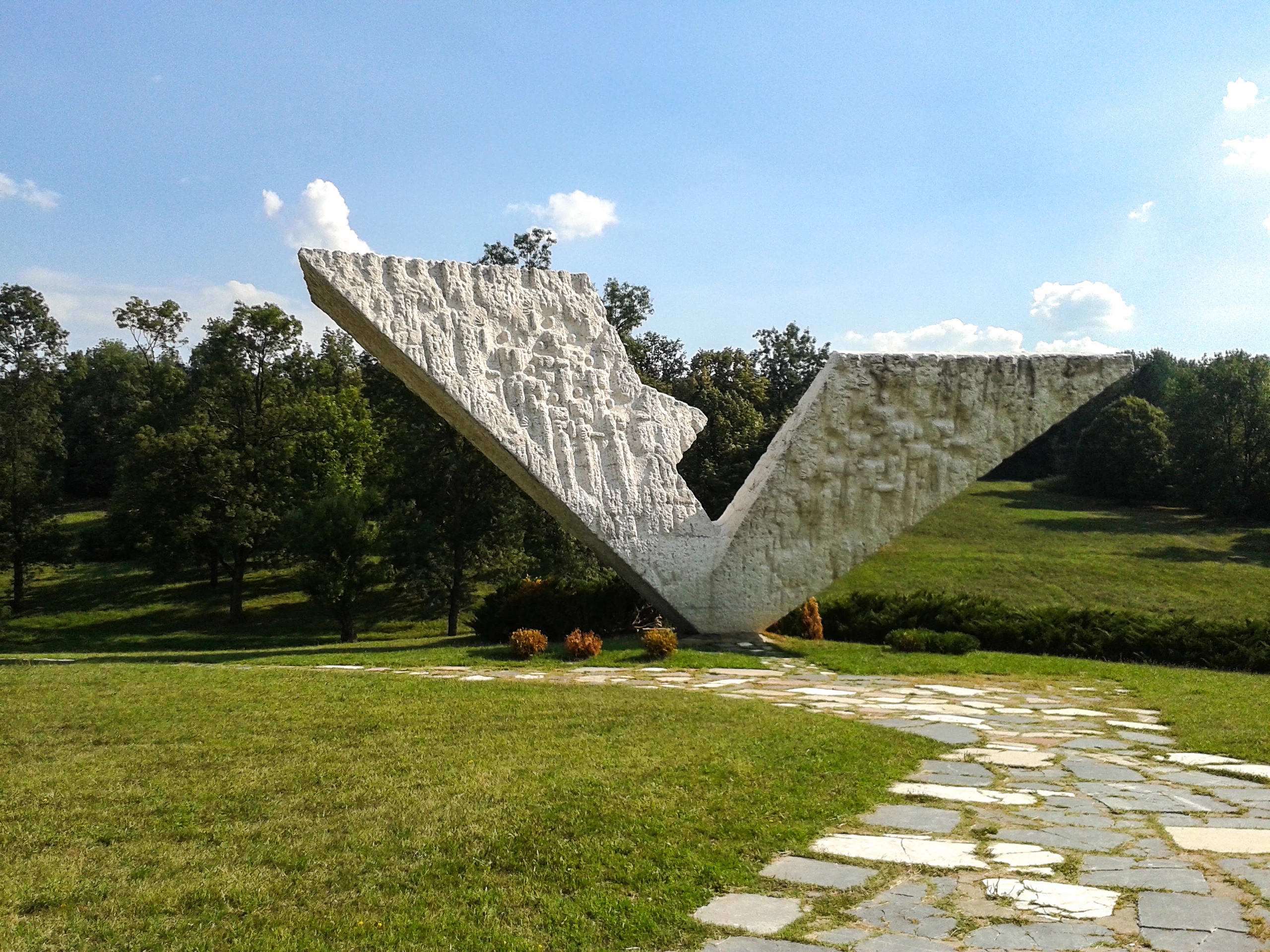 Spomenik strijeljanim učenicima u Šumaricama, Kragujevac