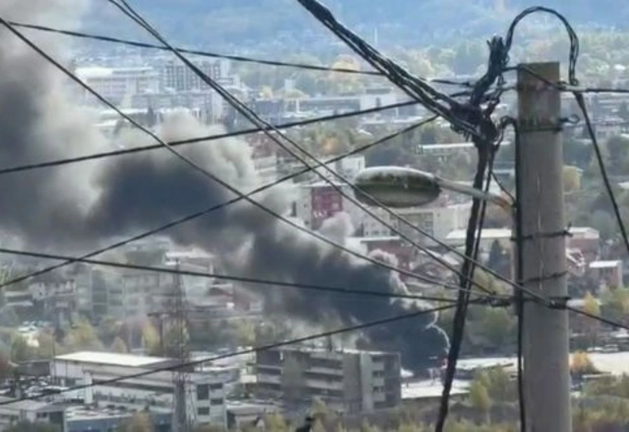 VIDEO | Gori autobus u Sarajevu