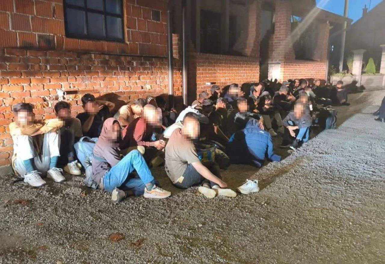 Jedan pazio, drugi vozio: Državljani BiH uhićeni zbog krijumčarenja migranata