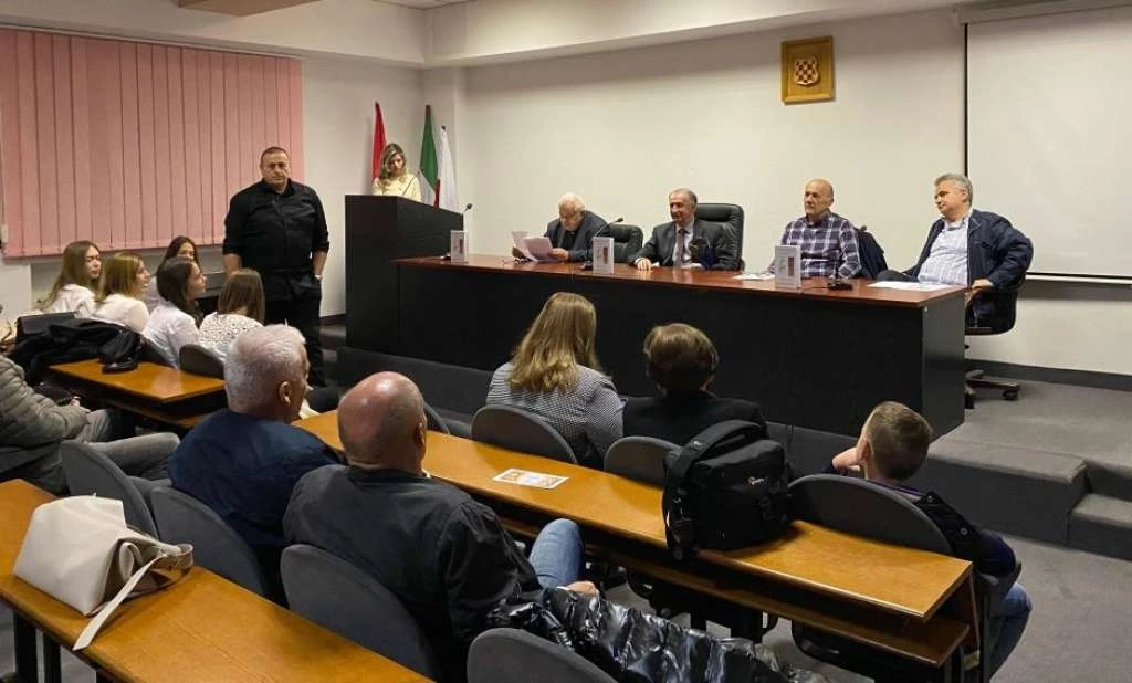 U Tomislavgradu predstavljena zbirka poezije "Treći pivci" Marka Mamića