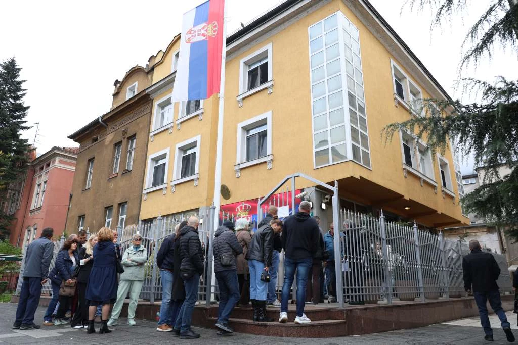 Veliko zanimanje za glasanje državljana Republike Srbije u BiH