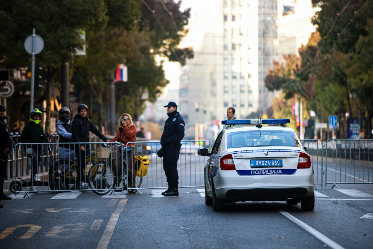 Policija blokirala ulice oko Republičke izborne komisije u središtu Beograda
