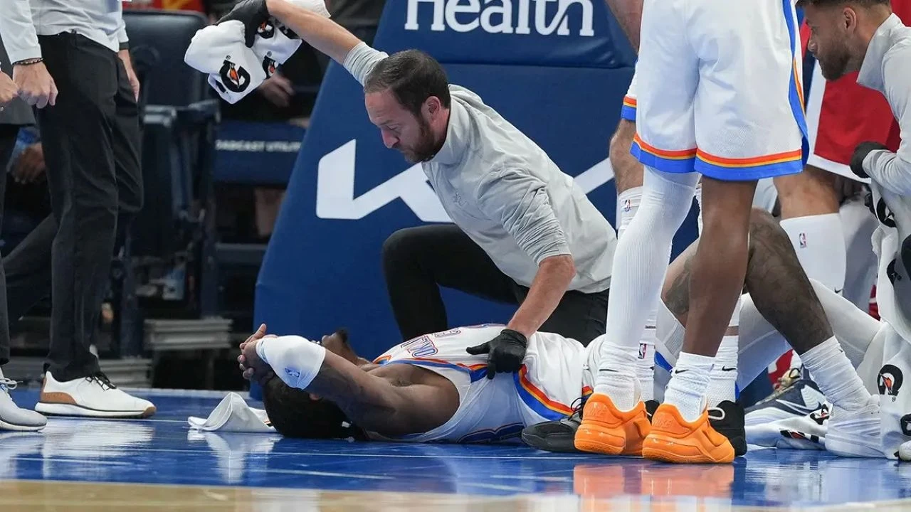 Jalen Williams iznesen s parketa na nosilima, igrači u suzama