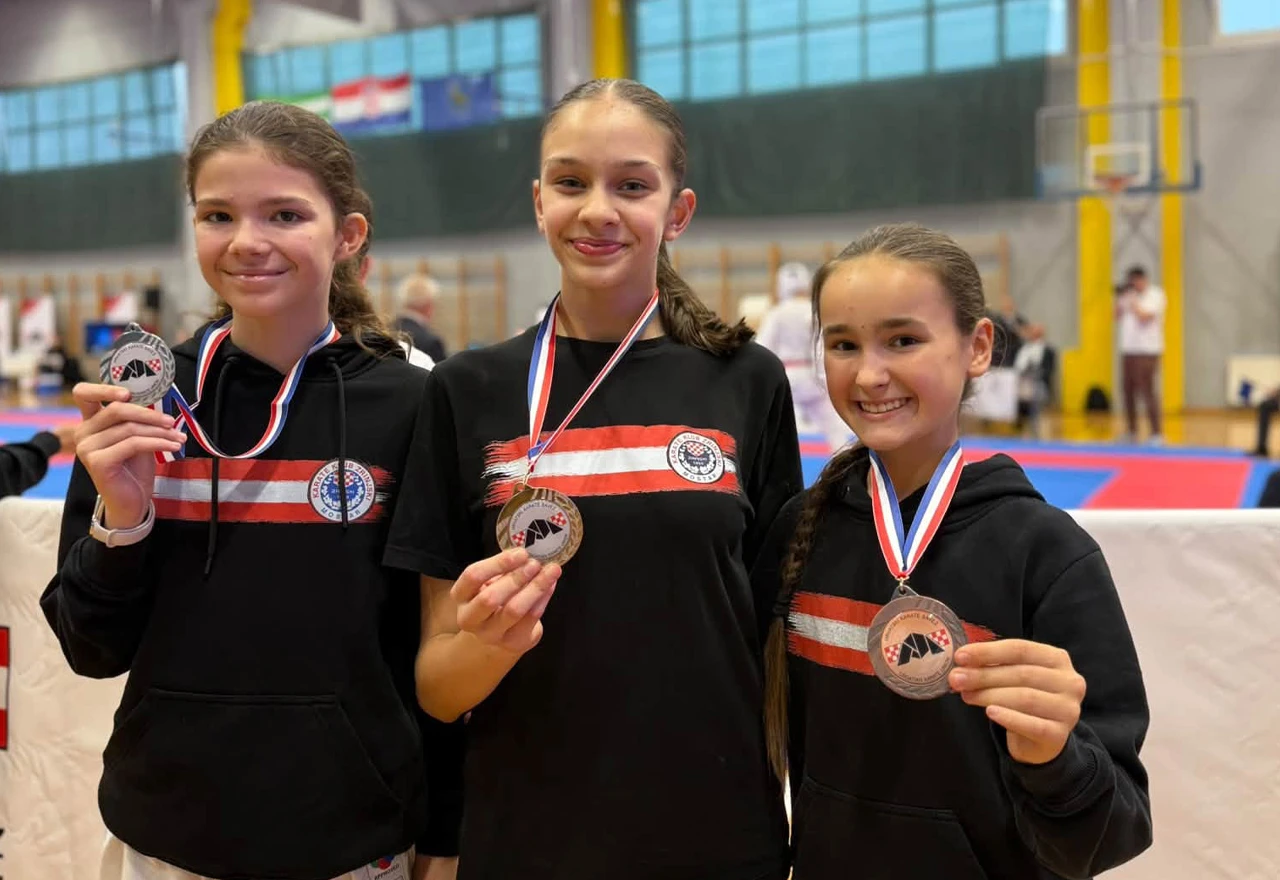 Zrinjski se vraća s tri medalje s Prvenstva Hrvatske u karateu